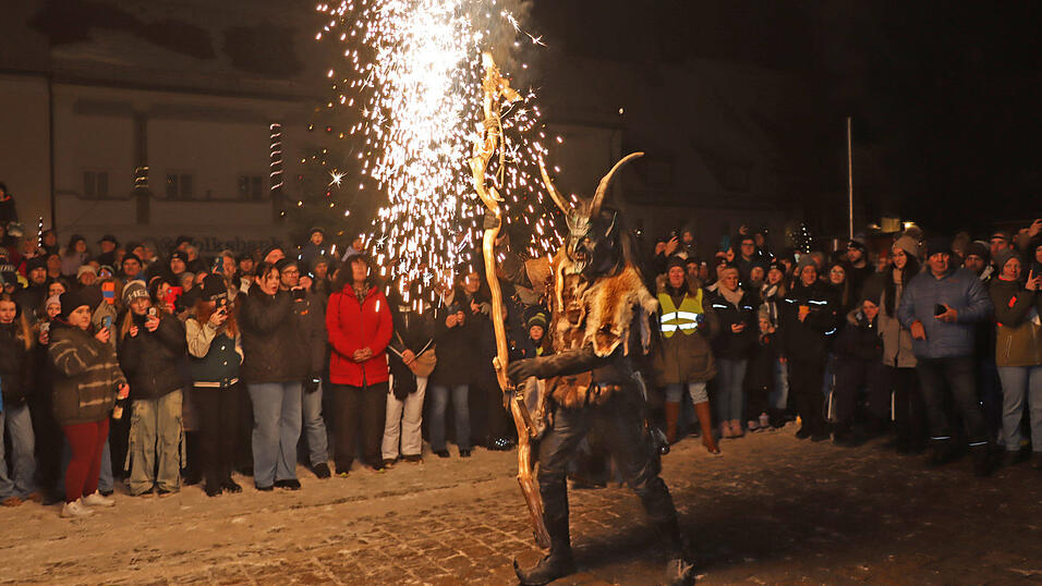 Mehrere hundert Zuschauer verfolgten das eindrucksvolle Spektakel.