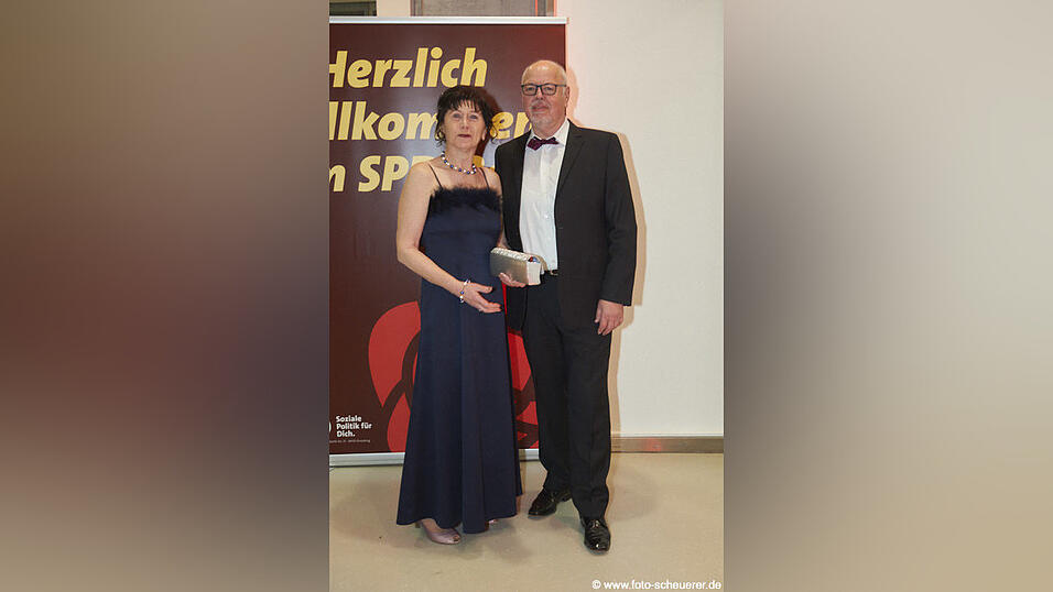 Mit dem SPD-Ball wurde am Samstag die Ballsaison in Straubing eröffnet. Mit dem SPD-Ball wurde am Samstag die Ballsaison in Straubing eröffnet.