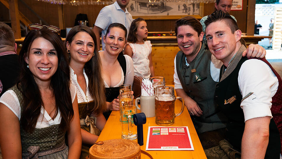 Die Partybilder vom Freitag, 14. August, aus dem Festzelt Krönner. Die Partybilder vom Freitag, 14. August, aus dem Festzelt Krönner.