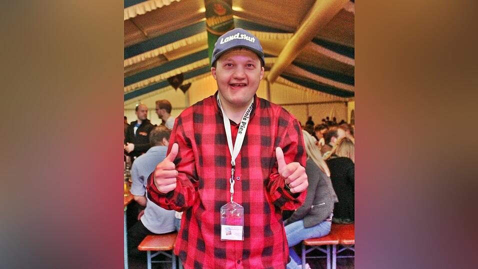 Die besten Bilder vom Wein- und Wei&szlig;bierfest des Burschenvereins Arth und der M&auml;dchengruppe.