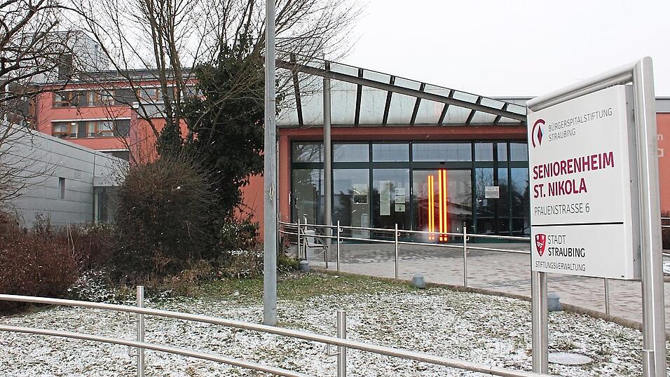 Das Altenheim St. Nikola setzt auf Vorsicht und verhängt vorerst ein Besuchsverbot, bis geklärt ist, ob sich drei positive Schnelltestergebnisse auf Corona tatsächlich bestätigen. Das Altenheim St. Nikola setzt auf Vorsicht und verhängt vorerst ein Besuchsverbot, bis geklärt ist, ob sich drei positive Schnelltestergebnisse auf Corona tatsächlich bestätigen.