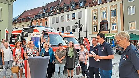 Ulrich Weniger (v. r.), OB Dr. Christian Moser und Josef Kandler informierten &uuml;ber das Projekt.