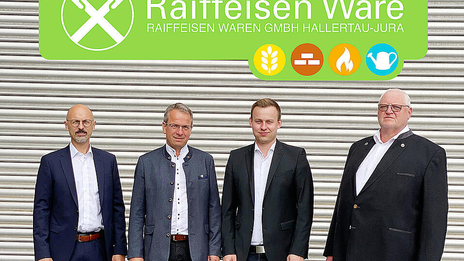 Sehen in der Fusion nur Vorteile (v. l.): Josef Geserer, Vorstandsvorsitzender Raiffeisen Oberpfalz Süd, Michael Stampfl, Geschäftsführer Raiffeisen Waren GmbH Hallertau-Jura, Johannes Pernpainter, Betriebsleiter Raiffeisen Inkofen-Eggmühl, und Anton Feigl, Geschäftsführer Raiffeisen Waren GmbH Inkofen-Eggmühl. Sehen in der Fusion nur Vorteile (v. l.): Josef Geserer, Vorstandsvorsitzender Raiffeisen Oberpfalz Süd, Michael Stampfl, Geschäftsführer Raiffeisen Waren GmbH Hallertau-Jura, Johannes Pernpainter, Betriebsleiter Raiffeisen Inkofen-Eggmühl, und Anton Feigl, Geschäftsführer Raiffeisen Waren GmbH Inkofen-Eggmühl.