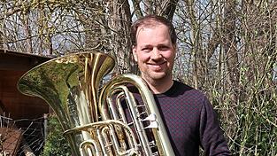 Franz Eisenschink ist heimatverbunden und musikbegeistert. Franz Eisenschink ist heimatverbunden und musikbegeistert.