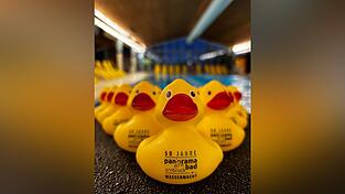 Spiel und Spaß dürfen alle Besucher des Panoramabad-Jubiläumsfestes erwarten. Höhepunkt wird das Badeenten-Rennen am Festsonntag. Spiel und Spaß dürfen alle Besucher des Panoramabad-Jubiläumsfestes erwarten. Höhepunkt wird das Badeenten-Rennen am Festsonntag.