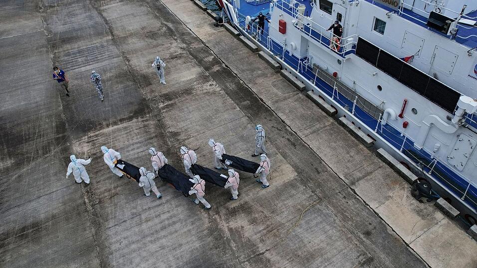 Nach dem Brand auf der Fähre «MV June Aster» werden immer mehr Tote geborgen. Nach dem Brand auf der Fähre «MV June Aster» werden immer mehr Tote geborgen.