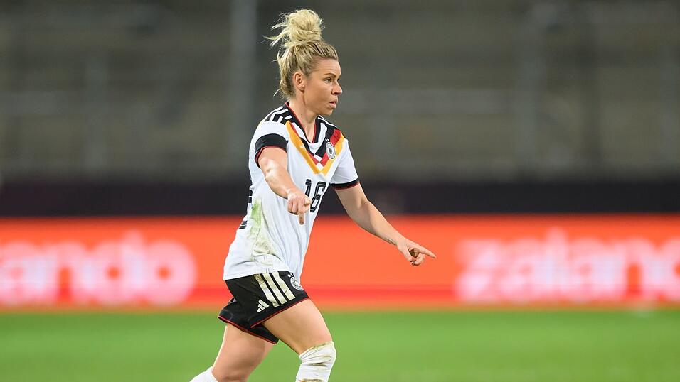 Weiter Bayern-Dirigentin: Linda Dallmann. (Archivbild)