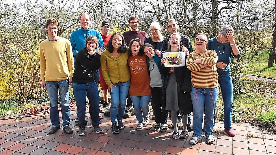 Andreas Glei&szlig;ner (hinten mittig) will mithilfe der B&uuml;rgerinitiative den 'Schutzraum H&ouml;henberg' mit m&ouml;glichst gesunden Lebensumst&auml;nden erhalten.