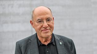 78 Jahre alt und noch kein bisschen müde: Linken-Politiker Gregor Gysi 78 Jahre alt und noch kein bisschen müde: Linken-Politiker Gregor Gysi