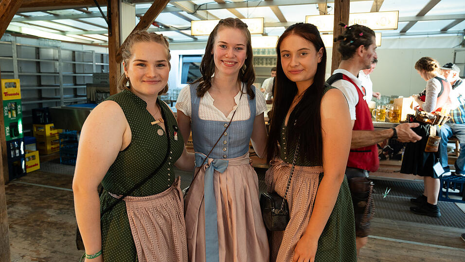 Die Partybilder vom Freitag, 18. August 2023, aus dem Festzelt Nothaft. Die Partybilder vom Freitag, 18. August 2023, aus dem Festzelt Nothaft.