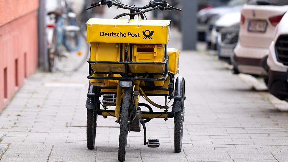 Verdi und die Deutsche Post haben sich auf einen neuen Tarifvertrag geeinigt. (Archivbild) Verdi und die Deutsche Post haben sich auf einen neuen Tarifvertrag geeinigt. (Archivbild)