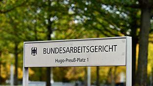 Das Bundesarbeitsgericht stärkt die Rechte von Frauen bei Streit um die gleiche Bezahlung wie Männer (Illustration)