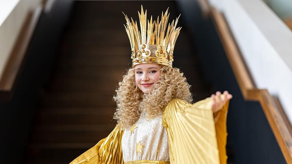 Die Schülerin Nora Falk ist 2025/26 das Nürnberger Christkind. (Archivbild)