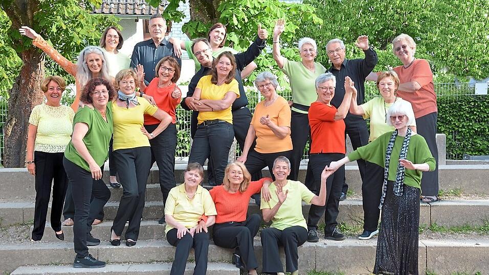 Der Erwachsenenchor Belcanto feiert sein 25-Jahr-Jubiläum, und die Mitglieder blicken gemeinsam auf spannende Erlebnisse zurück. Der Erwachsenenchor Belcanto feiert sein 25-Jahr-Jubiläum, und die Mitglieder blicken gemeinsam auf spannende Erlebnisse zurück.