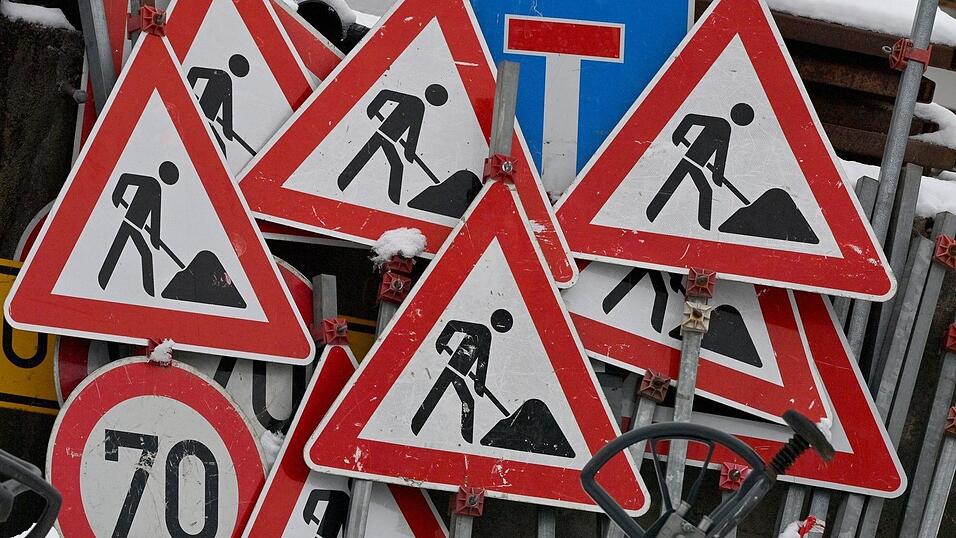 In Bayern haben sechs Bauprojekte an Bundesstraßen und Autobahnen die Freigabe bekommen. (Symbolbild)