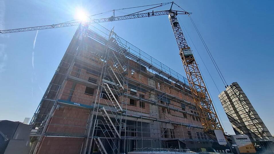 Die Bauarbeiten f&uuml;r das neue B&uuml;rogeb&auml;ude liegen im Zeitplan.
