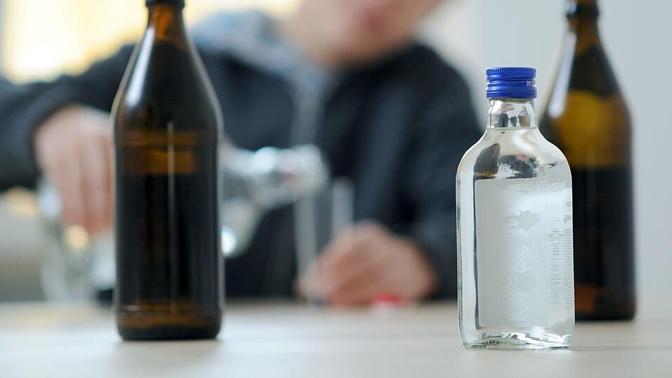Wer sich Sorgen um seinen Alkoholkonsum macht, sollte sich auf dem Internetauftritt der Bundeszentrale für gesundheitliche Aufklärung informieren. Wer sich Sorgen um seinen Alkoholkonsum macht, sollte sich auf dem Internetauftritt der Bundeszentrale für gesundheitliche Aufklärung informieren.