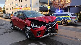 Am Wagen entstand Totalschaden, es musste abgeschleppt werden.