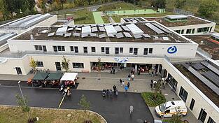 Beeindruckender Blick von oben: So groß ist das Förderzentrum der Lebenshilfe. Beeindruckender Blick von oben: So groß ist das Förderzentrum der Lebenshilfe.