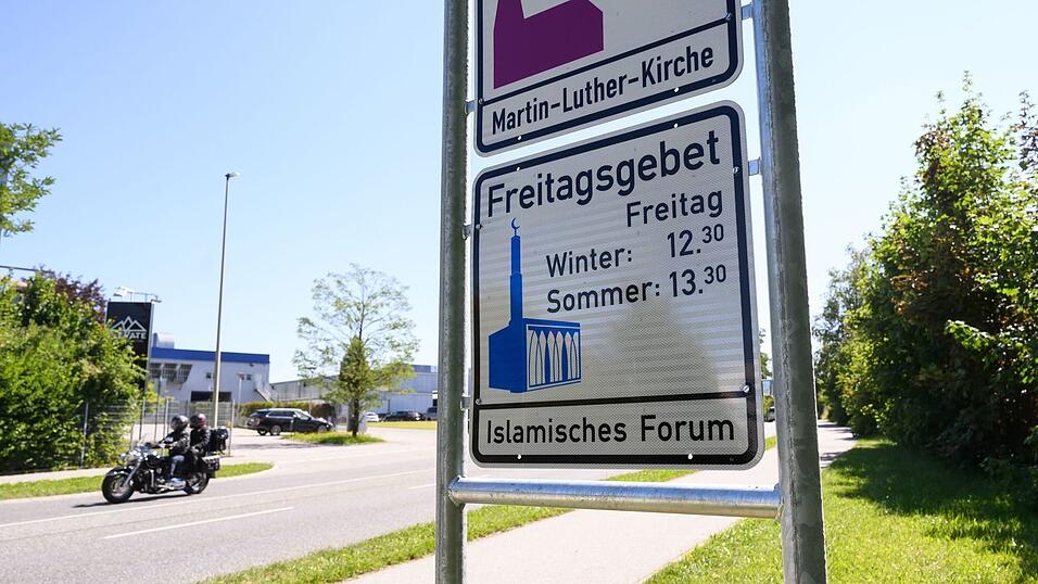 Das Hinweisschild wurde mehrfach beschmiert. (Archivbild) Das Hinweisschild wurde mehrfach beschmiert. (Archivbild)