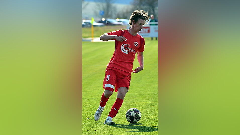 Die SpVgg Plattling und ihr Mittelfeldmotor Moritz Rem wollen im finalen Saisonspiel beim Absteiger ASCK Simbach/Inn gewinnen und damit den Klassenerhalt sichern.