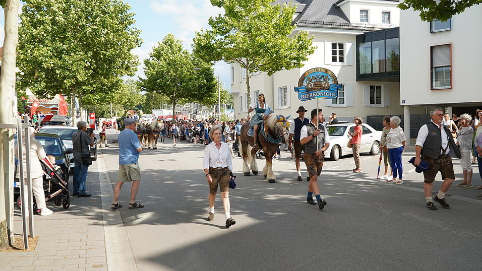 Am Freitag startete das Landauer Volksfest.