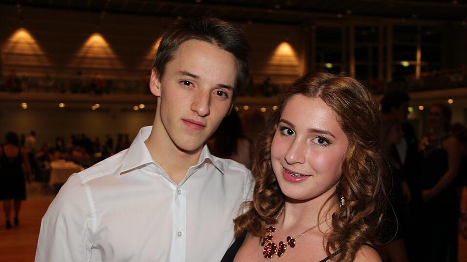 Die Bilder vom Abschlussball der Tanzschule Seidel in der Fraunhofer-Halle am 28. November. Die Bilder vom Abschlussball der Tanzschule Seidel in der Fraunhofer-Halle am 28. November.