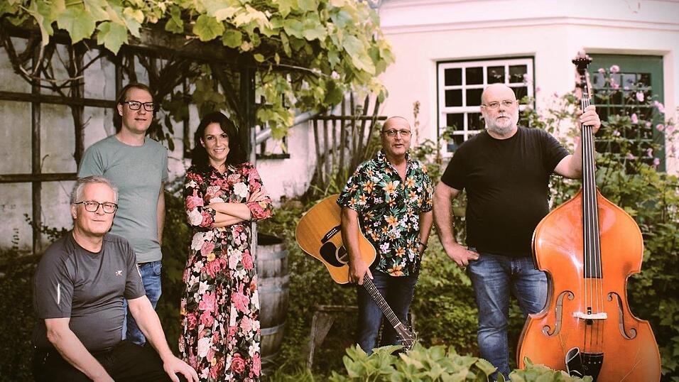 Stephanie Niefanger ist jetzt S&auml;ngerin bei der Band 'Acoustic Connection'. Musik machte sie bereits, als sie noch ein kleines M&auml;dchen war.