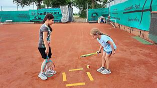 Tennis konnten die Kinder beim TC81 Pilsting erleben.