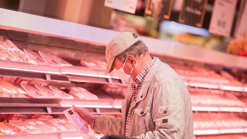 Wer denkt, wegen der steigenden Fleischpreise bekommen auch die Landwirte mehr Geld, irrt sich, sagt Georg Sachsenhauser. (Symbolbild) Wer denkt, wegen der steigenden Fleischpreise bekommen auch die Landwirte mehr Geld, irrt sich, sagt Georg Sachsenhauser. (Symbolbild)