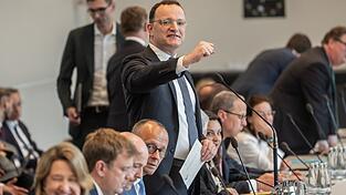 Jens Spahn: Wiedergew&auml;hlt mit knapp f&uuml;nf Prozentpunkten weniger als vor einem Jahr.