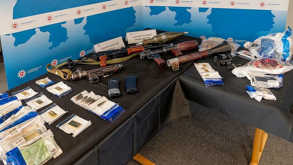 In der Wohnung von Daniela Klette fanden Ermittler Waffen, Munition und Geld. (Archivbild)
