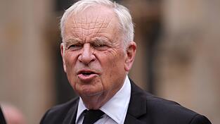Der britische Autor Jeffrey Archer ist mit 86 Jahren gestorben.