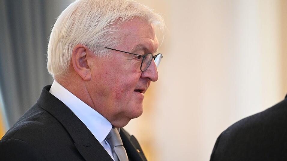 Steinmeier betrachtet das vorgeschlagene Losverfahren mit mit Skepsis. (Archivbild)