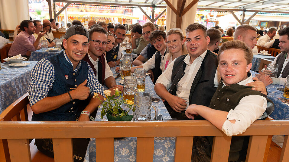 Die Partybilder vom Sonntag, 20. August 2023, aus dem Festzelt Nothaft. Die Partybilder vom Sonntag, 20. August 2023, aus dem Festzelt Nothaft.