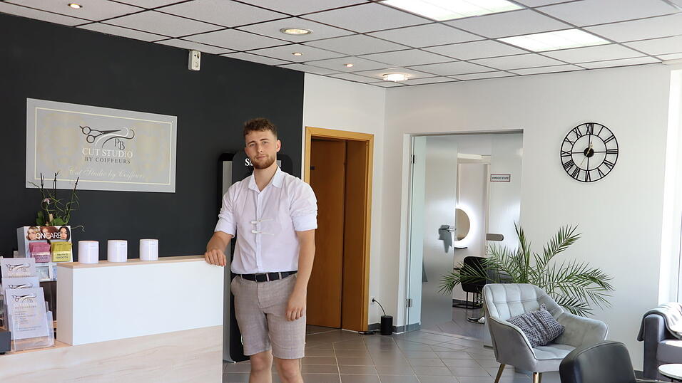 In der Deggendorfer Straße 15 hat Patrick Butz ein Frisörstudio samt Barbershop eröffnet. In der Deggendorfer Straße 15 hat Patrick Butz ein Frisörstudio samt Barbershop eröffnet.