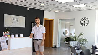 In der Deggendorfer Straße 15 hat Patrick Butz ein Frisörstudio samt Barbershop eröffnet.