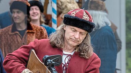 Gildenmeister und Gruppenführer Claus Hütter beim Königsschießen am ersten Wochenende.