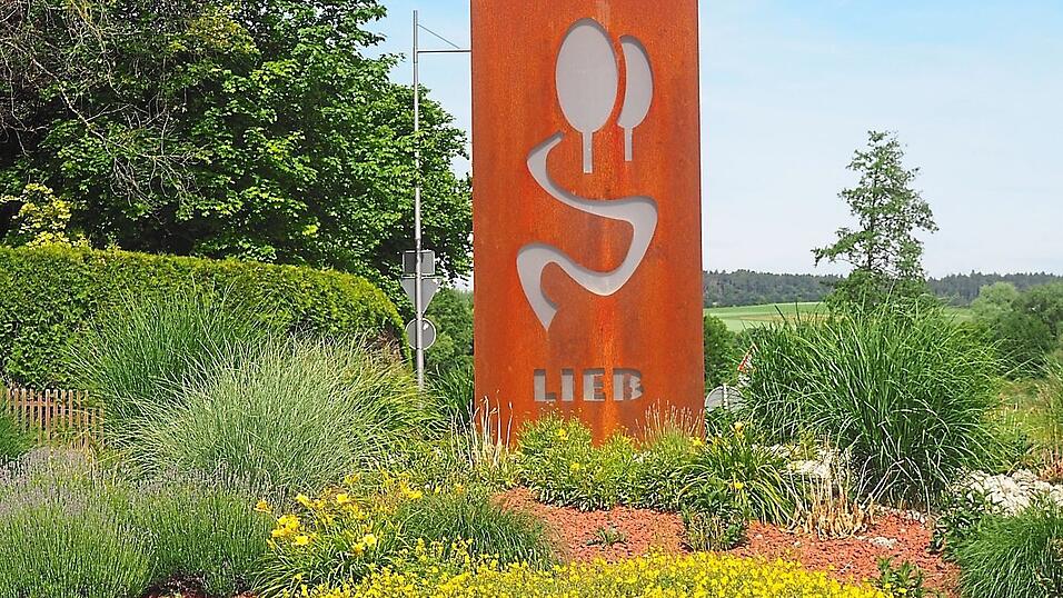 'Lieb' ist in Marklkofen allgegenw&auml;rtig - hier am neu gebauten Kreisverkehr.Ebnet