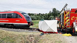 Auch die Feuerwehr war nach dem Unfall im Einsatz. Auch die Feuerwehr war nach dem Unfall im Einsatz.
