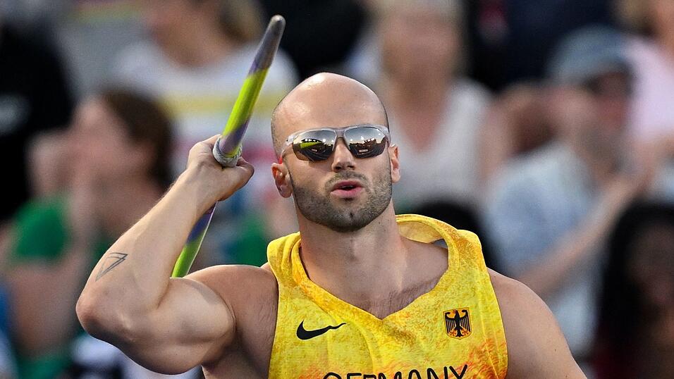 Julian Weber legte gleich im ersten Versuch eine ordentliche Weite vor.
