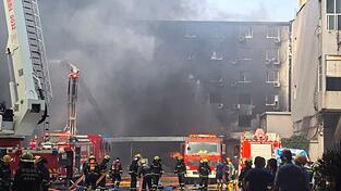 Bei dem Feuer soll es eine erhebliche Zahl an Opfern gegeben haben. Bei dem Feuer soll es eine erhebliche Zahl an Opfern gegeben haben.