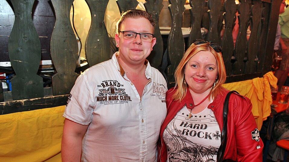 Die Fr&uuml;hjahrsdult 2017 in Landshut neigt sich dem Ende entgegen. Grund genug, noch einmal richtig in den Bierzelten zu feiern - abgerundet vom traditionellen Feuerwerk.