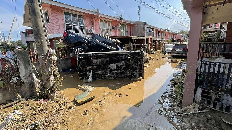 Es handelt sich um eine der schlimmsten Flutkatastrophen der vergangenen Jahre. Es handelt sich um eine der schlimmsten Flutkatastrophen der vergangenen Jahre.