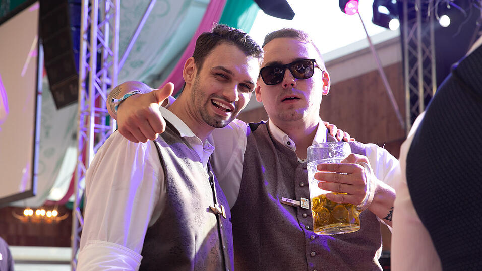 Die Partybilder vom Montag, 18. August, aus dem Festzelt Weckmann. Die Partybilder vom Montag, 18. August, aus dem Festzelt Weckmann.
