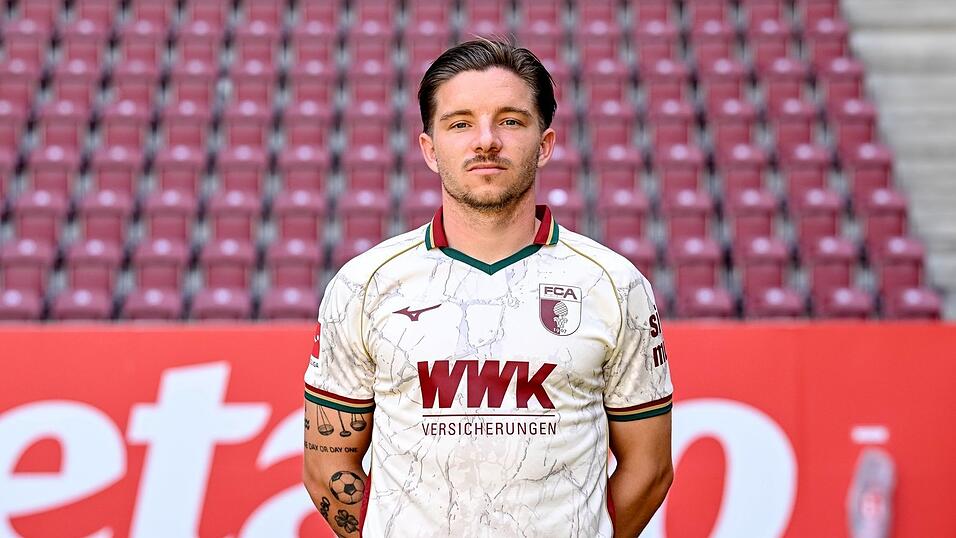 Mads Pedersen vom FC Augsburg soll vor einem Wechsel nach Berlin stehen. (Archivbild)