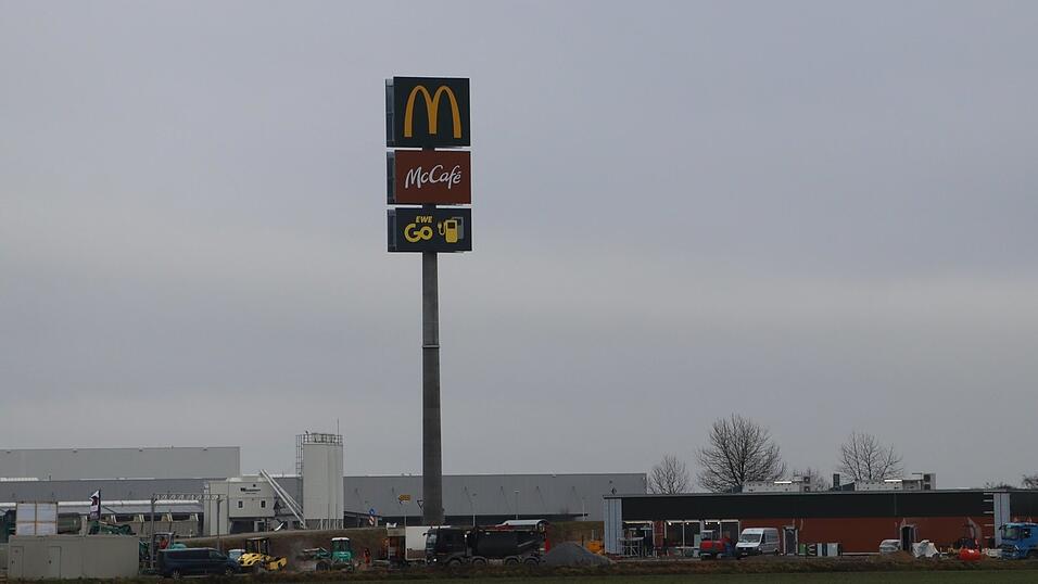 Das „neue Wahrzeichen“ von Wallersdorf sorgt für Diskussion. Das „neue Wahrzeichen“ von Wallersdorf sorgt für Diskussion.