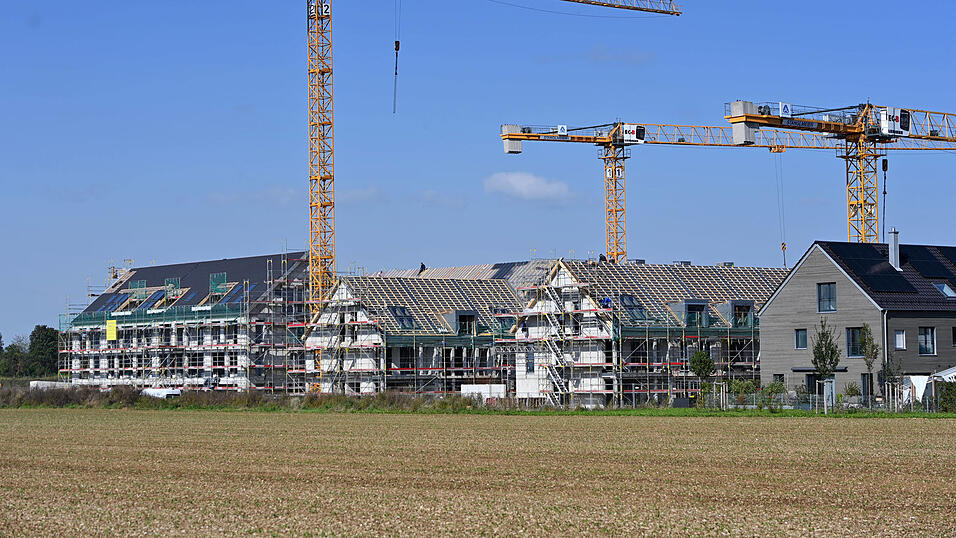 Dieses Jahr wird die reformierte Grundsteuer erstmals fällig. Wie allerdings die konkreten Beträge zustande kommen, könnten die Bürger im Freistaat schlecht nachvollziehen, monieren die Landtags-Grünen. Dieses Jahr wird die reformierte Grundsteuer erstmals fällig. Wie allerdings die konkreten Beträge zustande kommen, könnten die Bürger im Freistaat schlecht nachvollziehen, monieren die Landtags-Grünen.