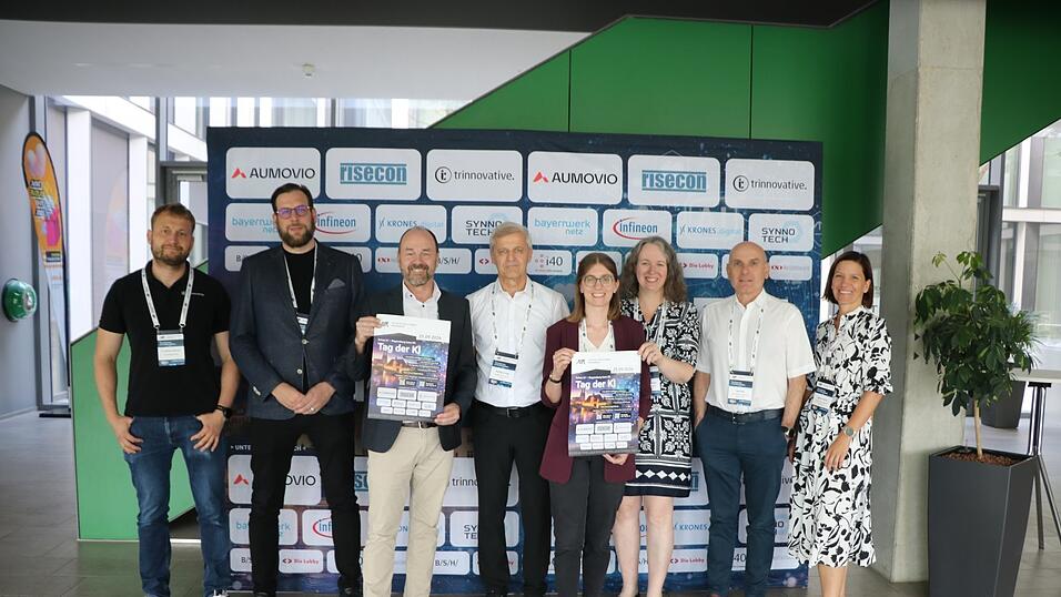 Verantwortliche der Techbase und Projektpartner der Firmen Aumovio, Risecon und Trinnovative pr&auml;sentierten am Montagnachmittag an der Techbase das Programm f&uuml;r den Tag der KI.