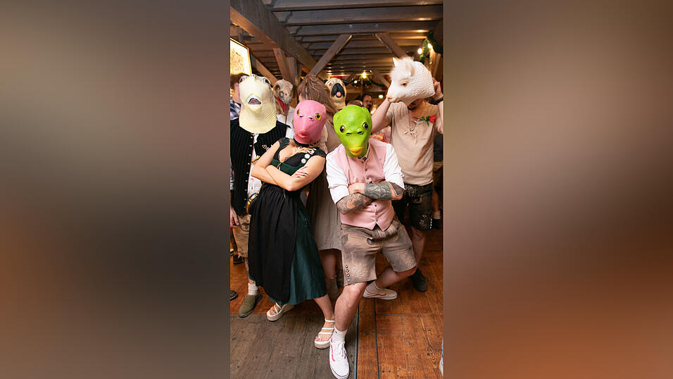 Die Partybilder vom Montag, 18. August, aus dem Festzelt Krönner. Die Partybilder vom Montag, 18. August, aus dem Festzelt Krönner.